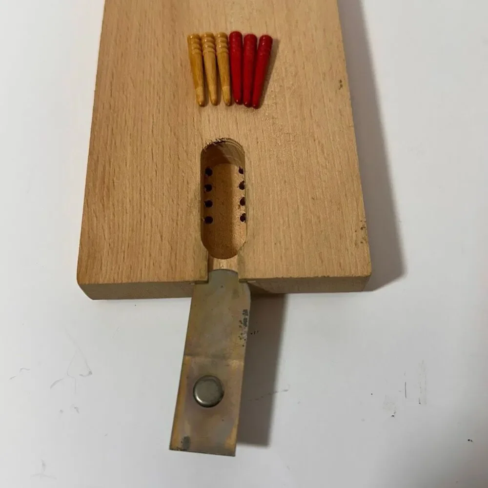 Vintage Continuous Track Cribbage Board by Hoyle